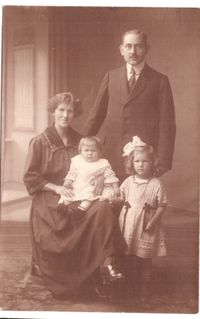 8763 - (F0594) - Portr&auml;tfoto Familie