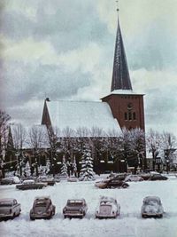 0001 - (0001) Winter Marktplatz Kirche 60er