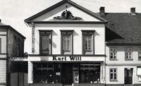 9110 - (PK-01301) - Marktplatz Karl Will