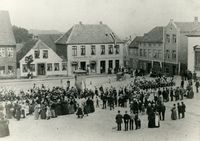 10356 - (0001) - Marktplatz um 1900