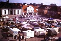 3750 - (0059) Neustadt Marktplatz Wochenmarkt