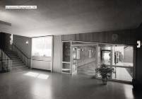5646 - Gymnasium Eingangshalle 1961