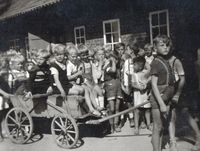 5293 - (F0675) - Rosengarten- Schule Ausflug Hasselburg 1950