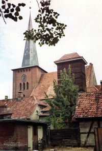 5391 - (0001) FFw Blick vom Schulhof Schmiedestrasse auf WC-Geb&auml;ude Feuerwehr Trockenturm