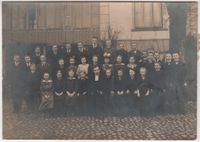 9785 - (0045) - Konfirmation Altes Pastorat Hafen - 1918