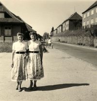 6142 - U-Schule Frauen Trachtenwoche ca.1954