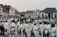 7556 - (DIA082) Vogelschie&szlig;en Marktplatz 06.1960