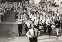 8469 - (0020) Spielmannszug Marktplatz 1953